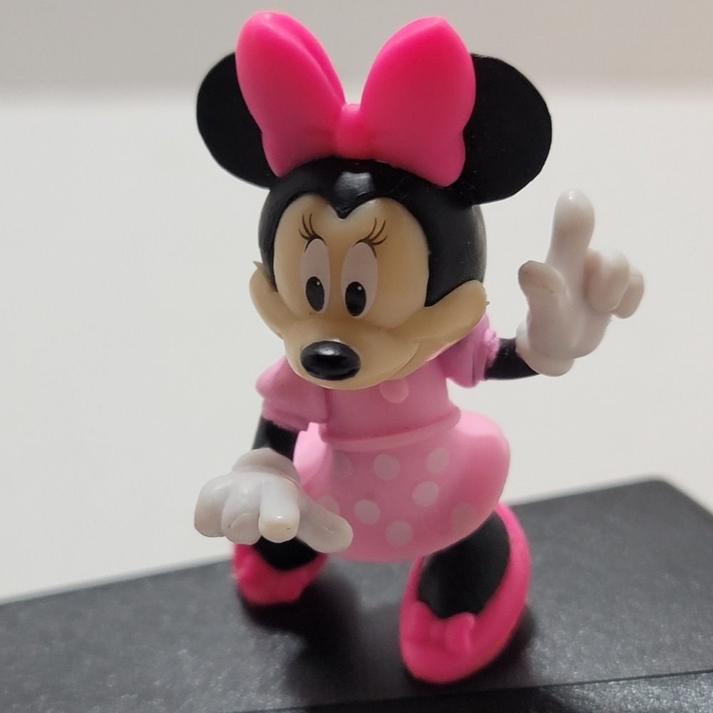 MINNIE MOUSE‎ DISNEY 3" ACTION FIGURE PVC TOY (PRE-OWNED)